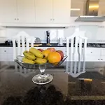 Villa The Ocean / Ericeirahills *