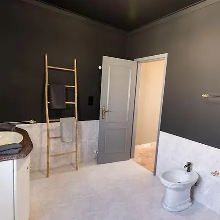 Villa The Ocean / Ericeirahills *